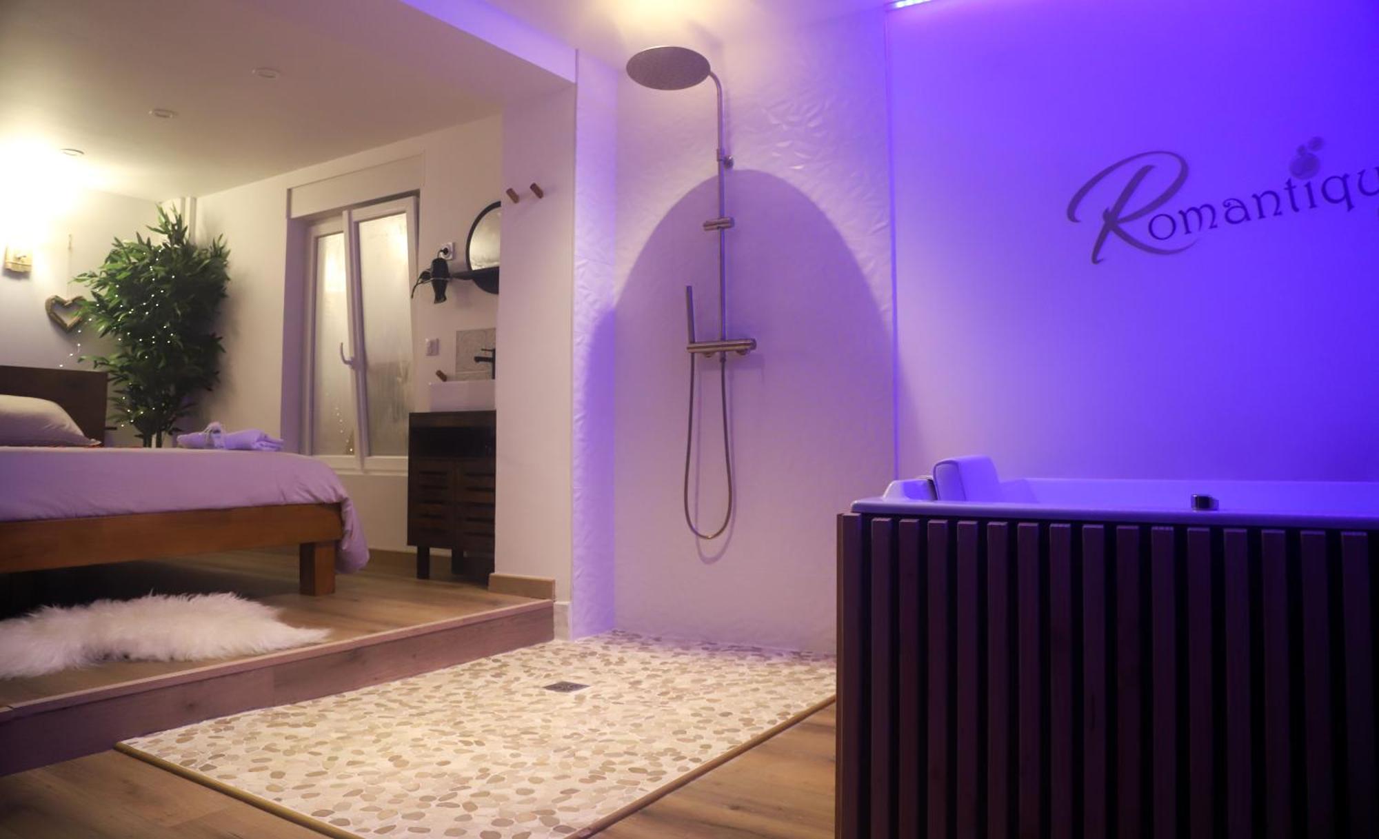 Love Room Unique - Sauna / Jacuzzi Charleville-Mezieres Exterior photo